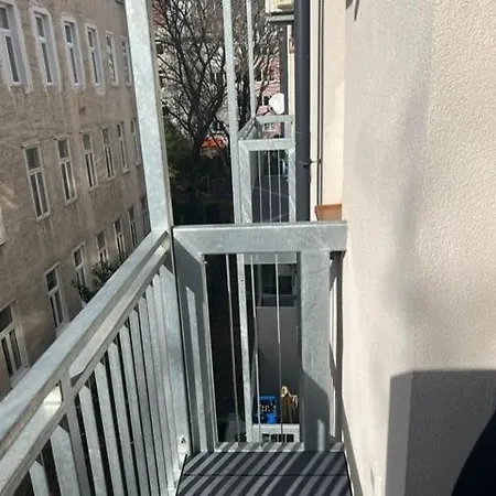 New Westbahnhof Apartment Wien