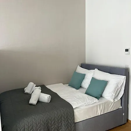 New Westbahnhof Apartment Wien