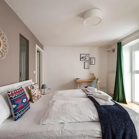 Apartment Neat 1br Duplex By Metro And Center By Hm Wien
