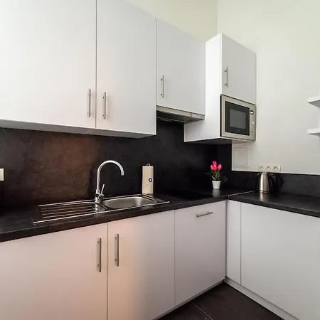 Pristine 1br Steps From By Hm