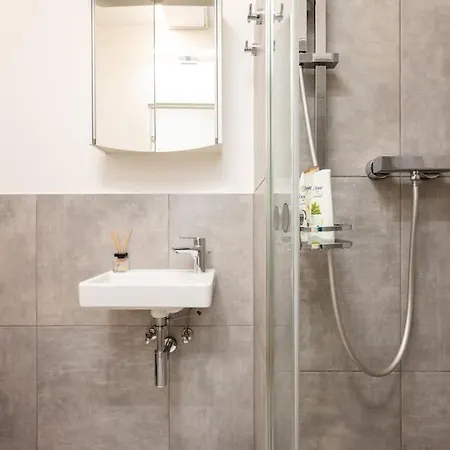 Cozy 5min To Center By Hm Apartment *