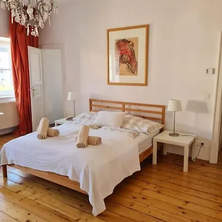 Chic 1-br - Perfect Location Apartmán *
