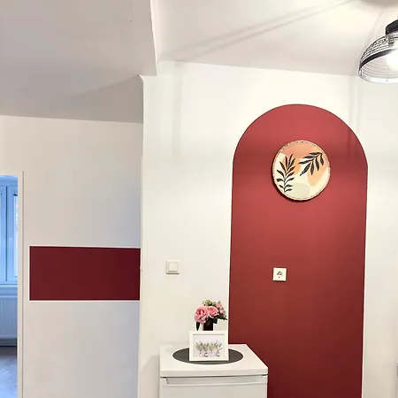 Nr.1 Perfect 3 Bedrooms Near To Main Train Station