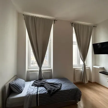 Elegance Gem With Free Parking And Fast Internet 250 Mbits Apartment *