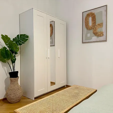 Designer Near Main Station Apartment *
