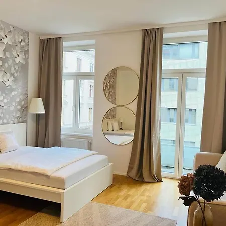 Zentrales Mit Balkon Apartment Vienna