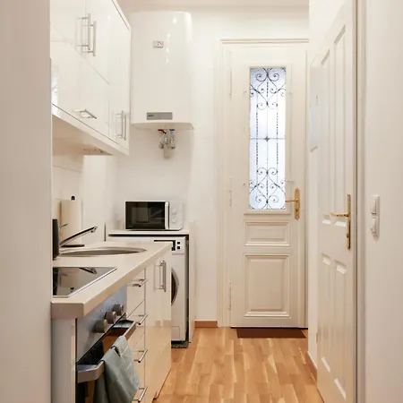 Perfecto With Designers Touch 24h Check-in Apartament