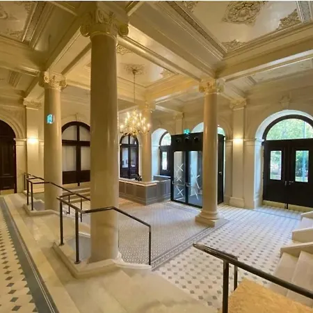Imperial Living In Apartment *