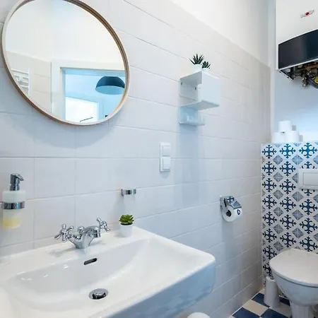 Appartamento Cool 1br Near Metro & Center By Hm *