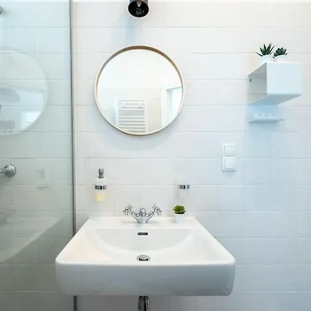 Cool 1br Near Metro & Center By Hm * Vienna