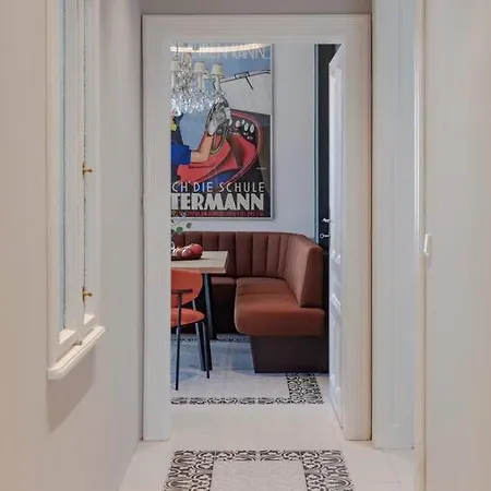 Apartment Viennese Jewel I 120 M² I Quiet Area