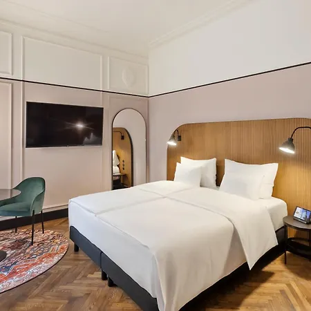 Astoria 4*