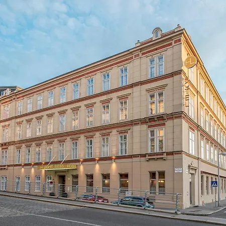 Hilight Aparthotel 4*
