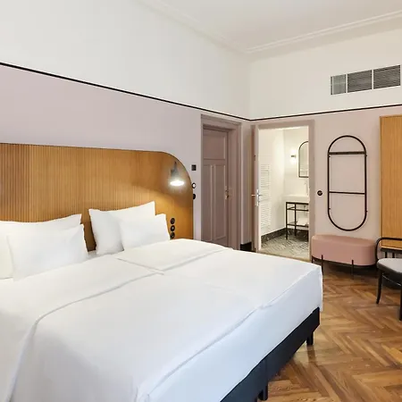Astoria 4*