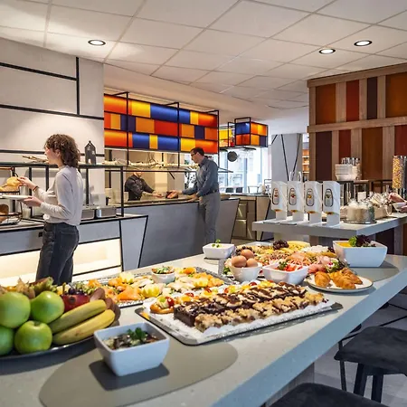 Novotel Donau 4*