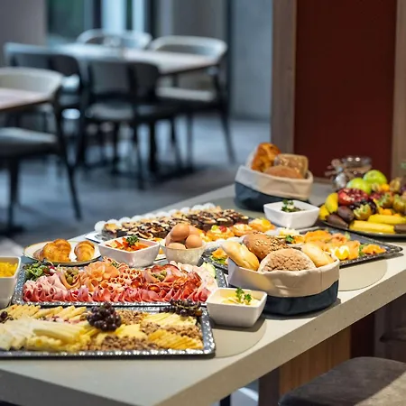 Novotel Donau Hotel