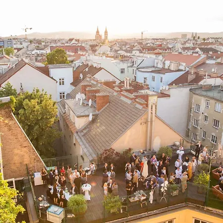 Small Luxury Altstadt 4* Wenen