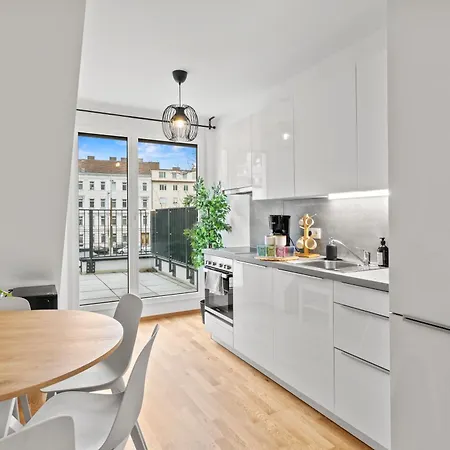 Apartment Paid Parking - 1 Minute To Public Transport - 3 Min To Supermarket And Pharmacy *