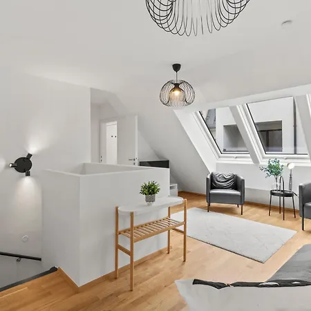 Paid Parking - 1 Minute To Public Transport - 3 Min To Supermarket And Pharmacy Apartment *