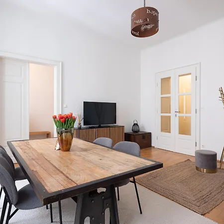 Mint@naschmarkt Premium Aparthotel Wenen
