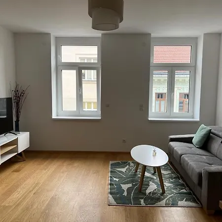 New Westbahnhof Apartment