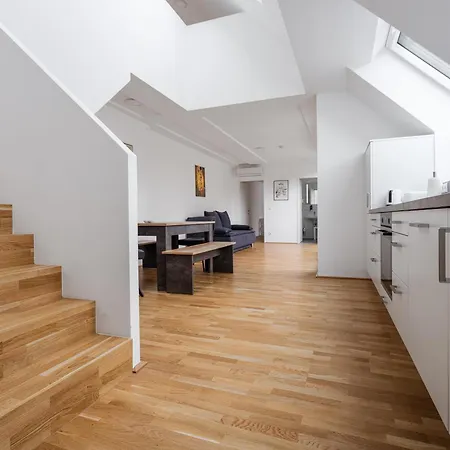 Next To Schoenbrunnpalace Close To Public Transport - Myschoenbrunn Vienna