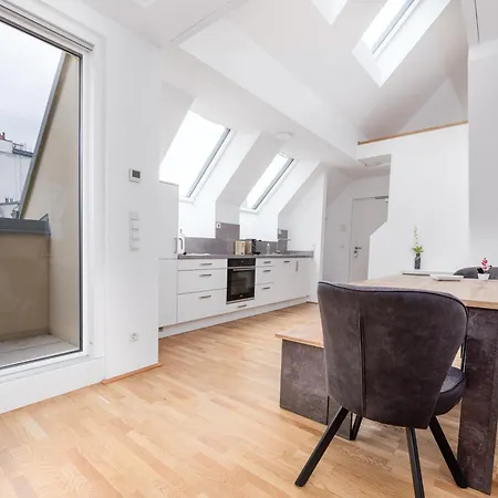Next To Schoenbrunnpalace Close To Public Transport - Myschoenbrunn * Vienna