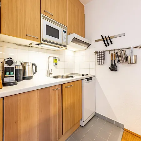 Calm & Connected By Jr Apartment