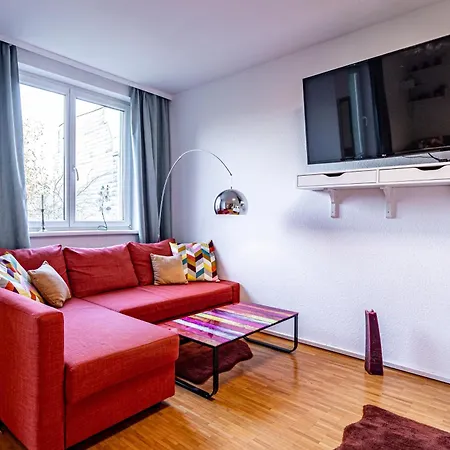 Calm & Connected By Jr Apartment