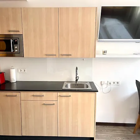 Stylish Near Center Apartment *