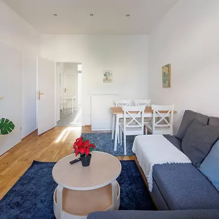 Modern - Netflix 2 Bedroom Vienna