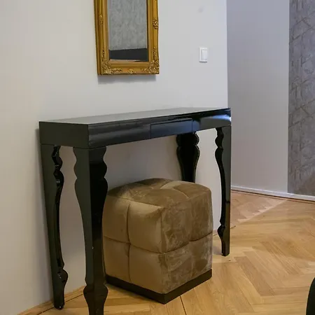 Votivpark Serviced