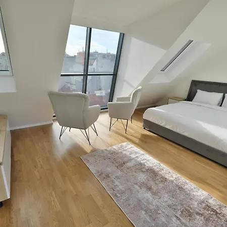 Lotus Apartment *