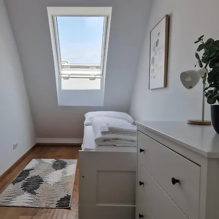 Newly Renovated 3 Bedroom With Ac And Bath Tub * Vienna
