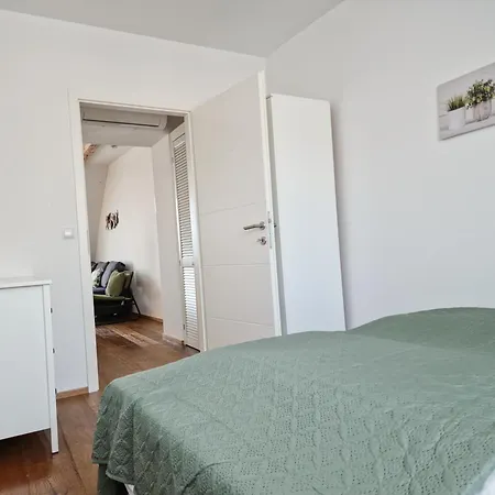 Apartment Newly Renovated 3 Bedroom With Ac And Bath Tub Vienna