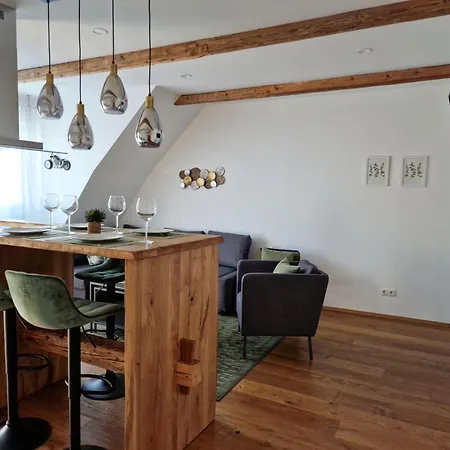 Apartment Newly Renovated 3 Bedroom With Ac And Bath Tub