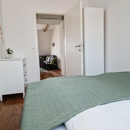 Newly Renovated 3 Bedroom With Ac And Bath Tub * Vienna