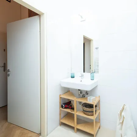 Charming Retreat Walking Distance From Town Centre Apartment Vienna