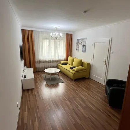Elegant Viennese Apt 15 Min To Center Apartment