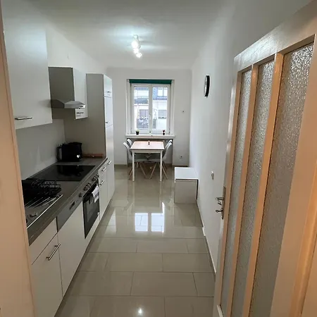 Elegant Viennese Apt 15 Min To Center Vienna