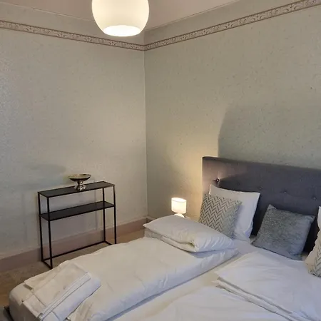 Villa With Private Sauna And Jacuzzi, 8 Min From Schloss Schoebrunn Vienna