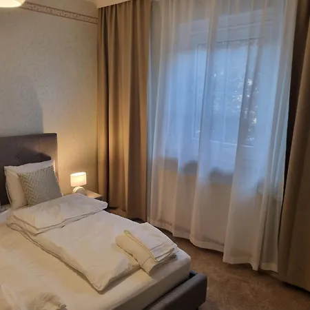 With Private Sauna And Jacuzzi, 8 Min From Schloss Schoebrunn * Vienna