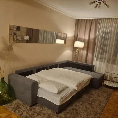 With Private Sauna And Jacuzzi, 8 Min From Schloss Schoebrunn *