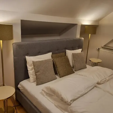 With Private Sauna And Jacuzzi, 8 Min From Schloss Schoebrunn *