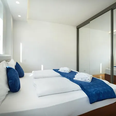Nook Zehn & Loft By Irundo *