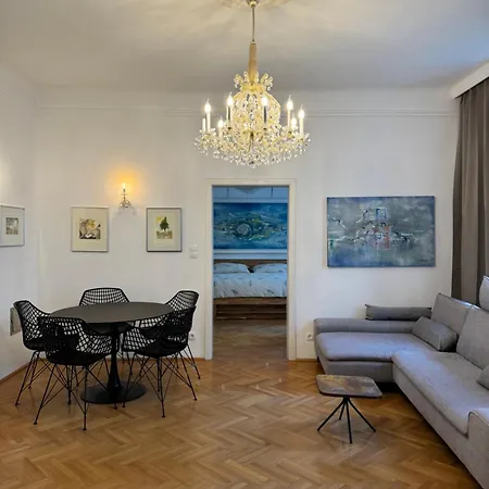 Apartment Atelier Lomani *
