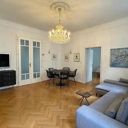 Apartment Atelier Lomani