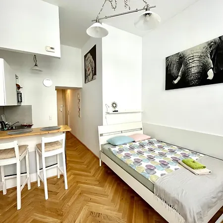 And Simple To Reach Apartment Wien