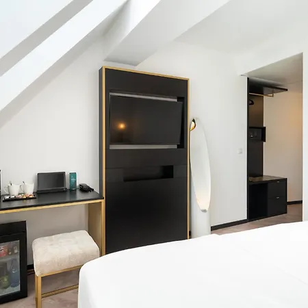 Hotel Elaya Center 4*
