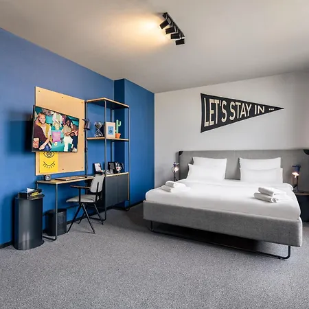 Hotel The Social Hub 4*